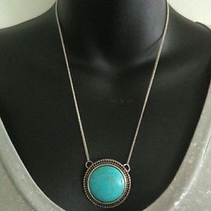 Gorgeous NWOT necklace Oasis Blue